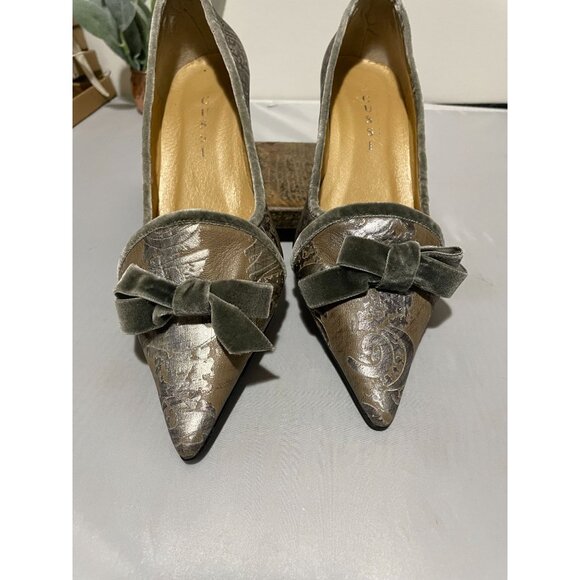 Elegant Gussaci Leather Velvet Bow Kitten Heels Size 38 Embossed Design Pointed - Picture 15 of 16